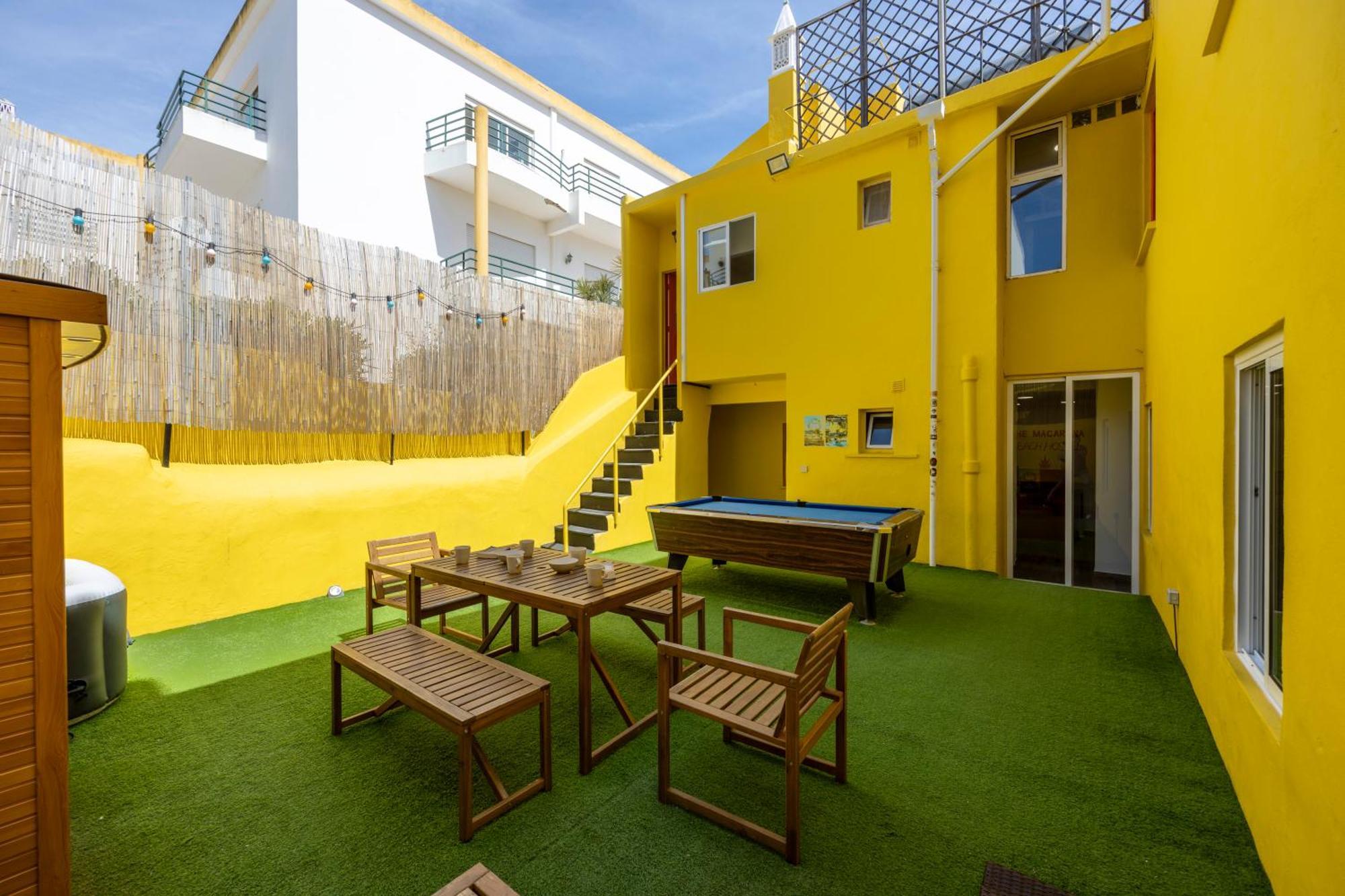 לאגוּ‏ש The Macarena Beach Hostel מראה חיצוני תמונה